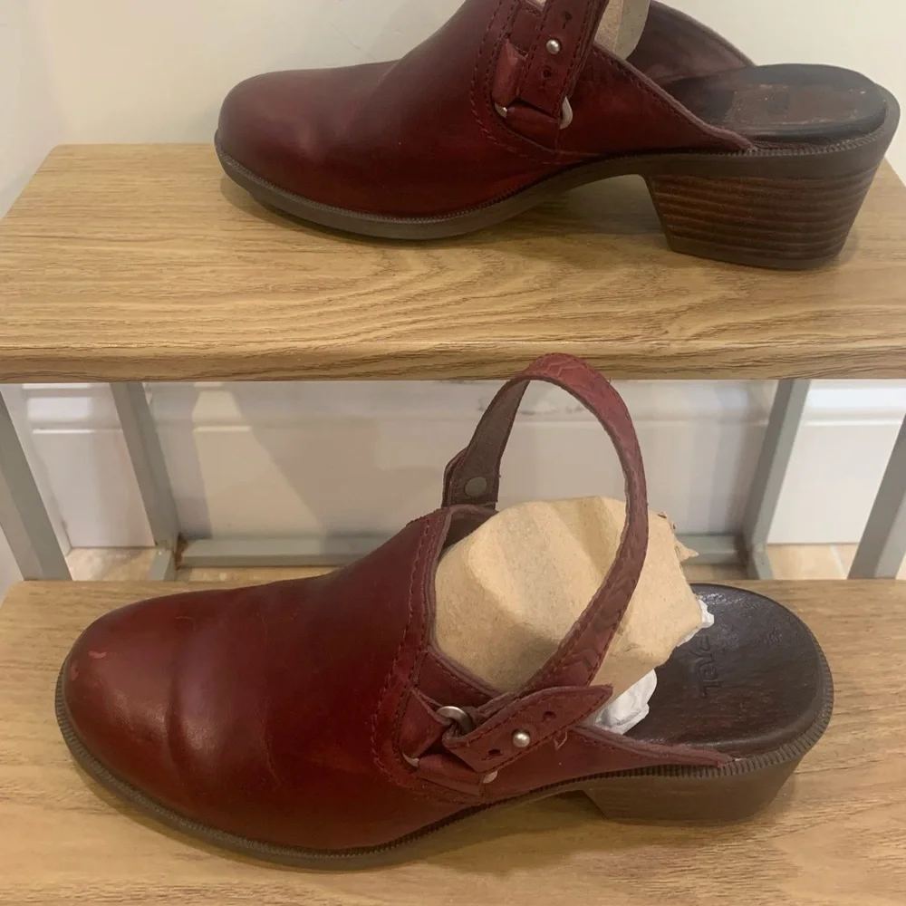 Teva Burgundy Foxy Clog Leather - Picture 5 of 11